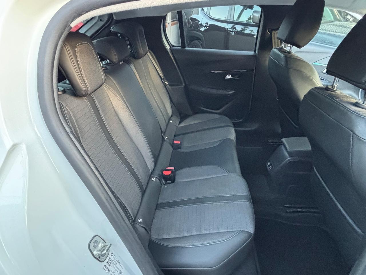 Peugeot 208 PureTech 100 Stop&Start EAT8 5 porte Allure
