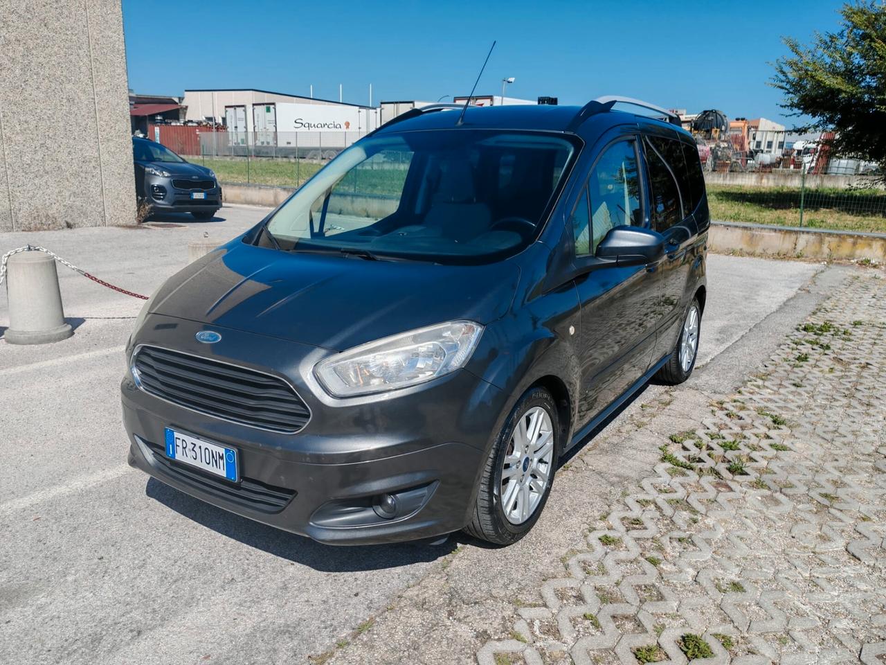 Ford Tourneo Courier 1.5 TDCI 95 CV Titanium
