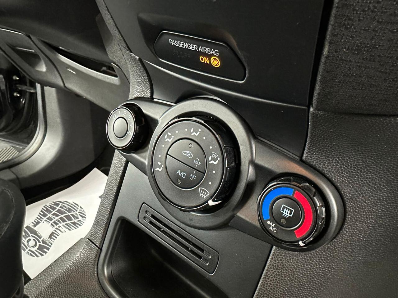 Ford Fiesta 1.5 TDCi 75CV 5 porte Titanium