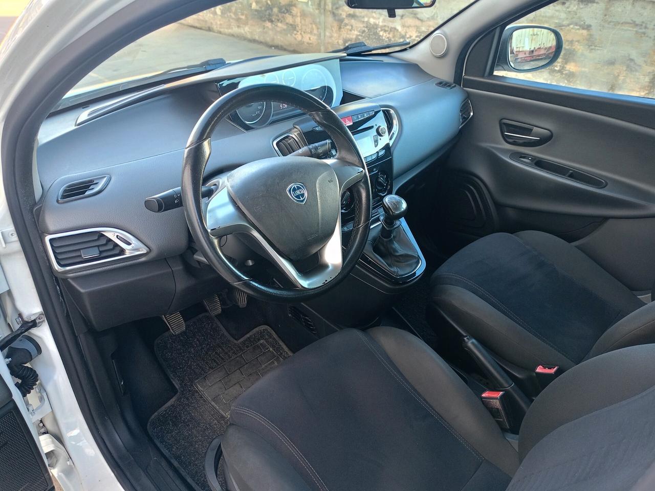 Lancia Ypsilon 1.200 GPL unico proprietario