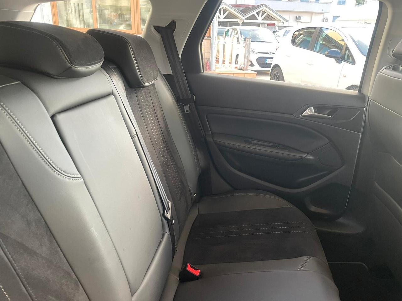 Peugeot 308 BlueHDi 120 S&S SW Allure