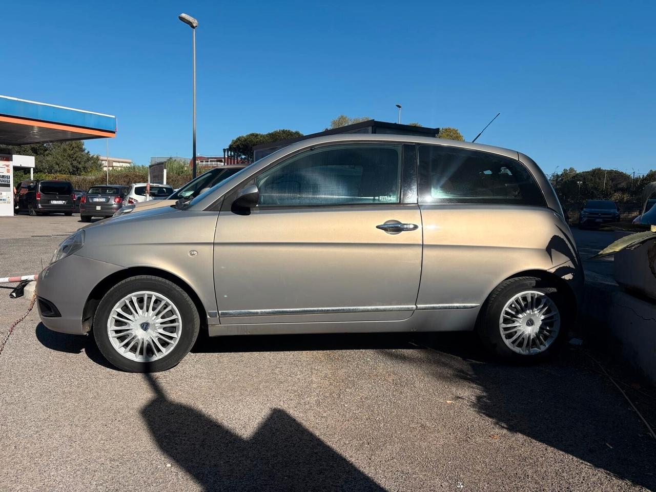 Lancia Ypsilon 1.3 MJT 90 CV Platino