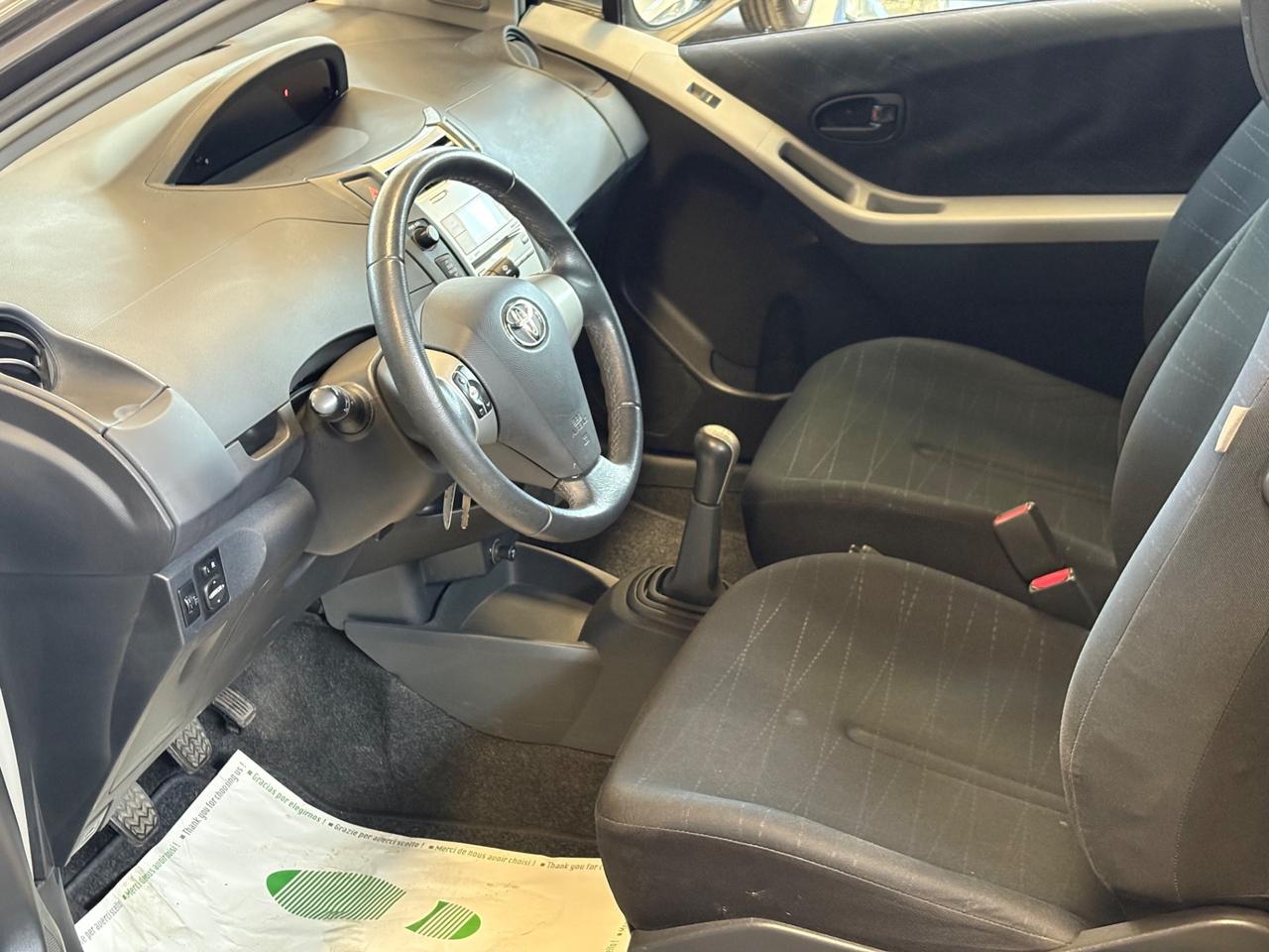 Toyota Yaris 1.0 5 porte Sol