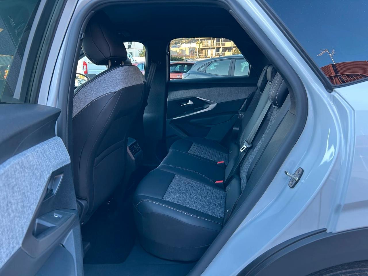 Peugeot 3008 1.2 HYBRID 145cv E-DCS6