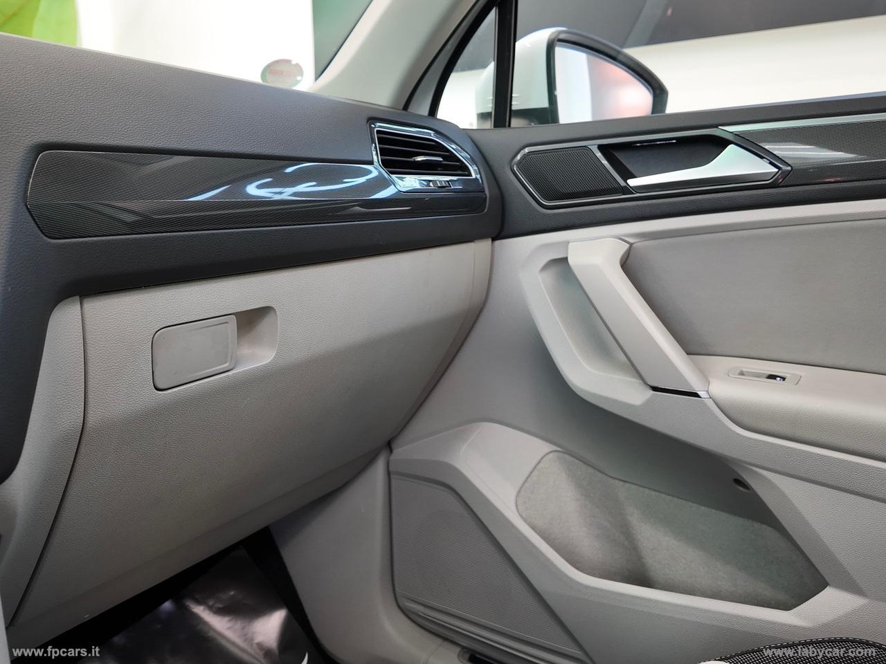 VOLKSWAGEN Tiguan 2.0 TDI DSG Advanced BMT TETTO APRIBILE