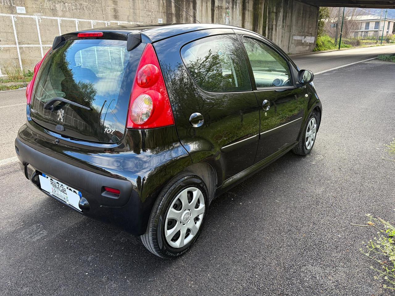 Peugeot 107 1.0 Benzina 68CV 5p. Plaisir automatica