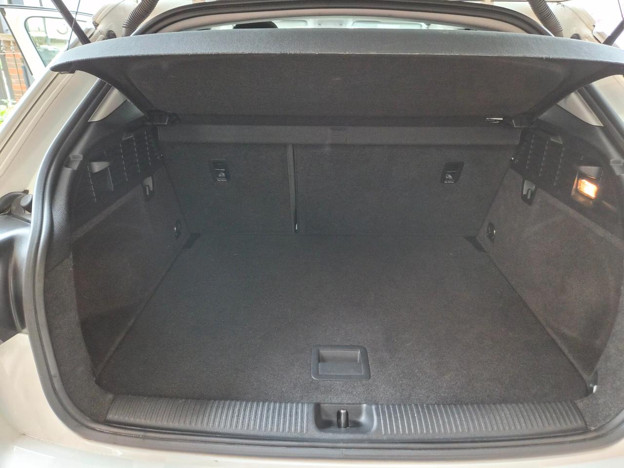 Audi Q2 30 TDI S tronic Business Design