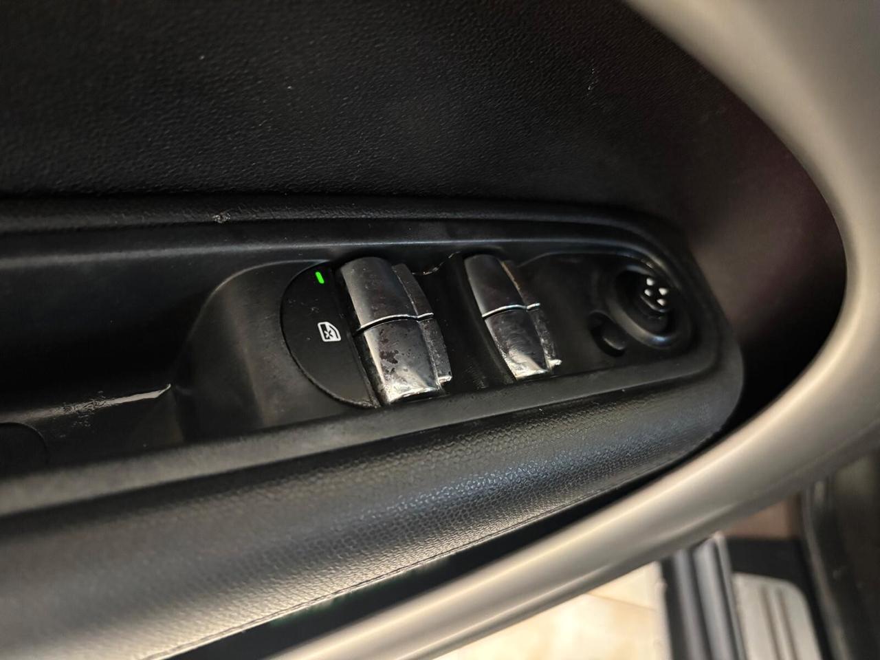 MINI CONTRYMAN ANNO 2013 DS 2.0 AUTOMATICA ADATTA NEOPATENTATI KM 190 MILA