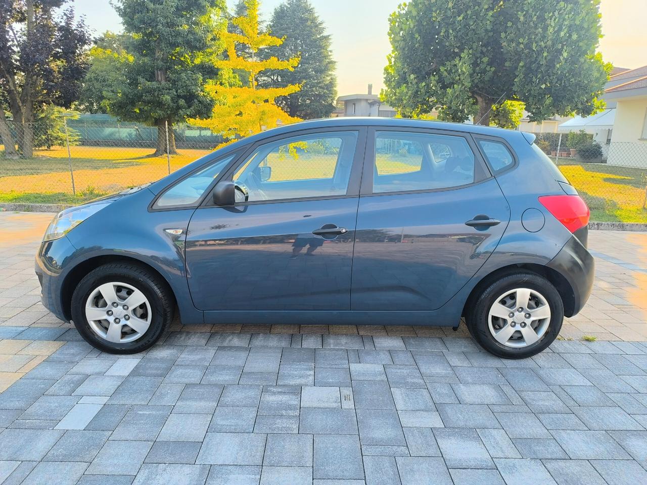Kia Venga 1.4 benzina neopatentati 4 porte economic