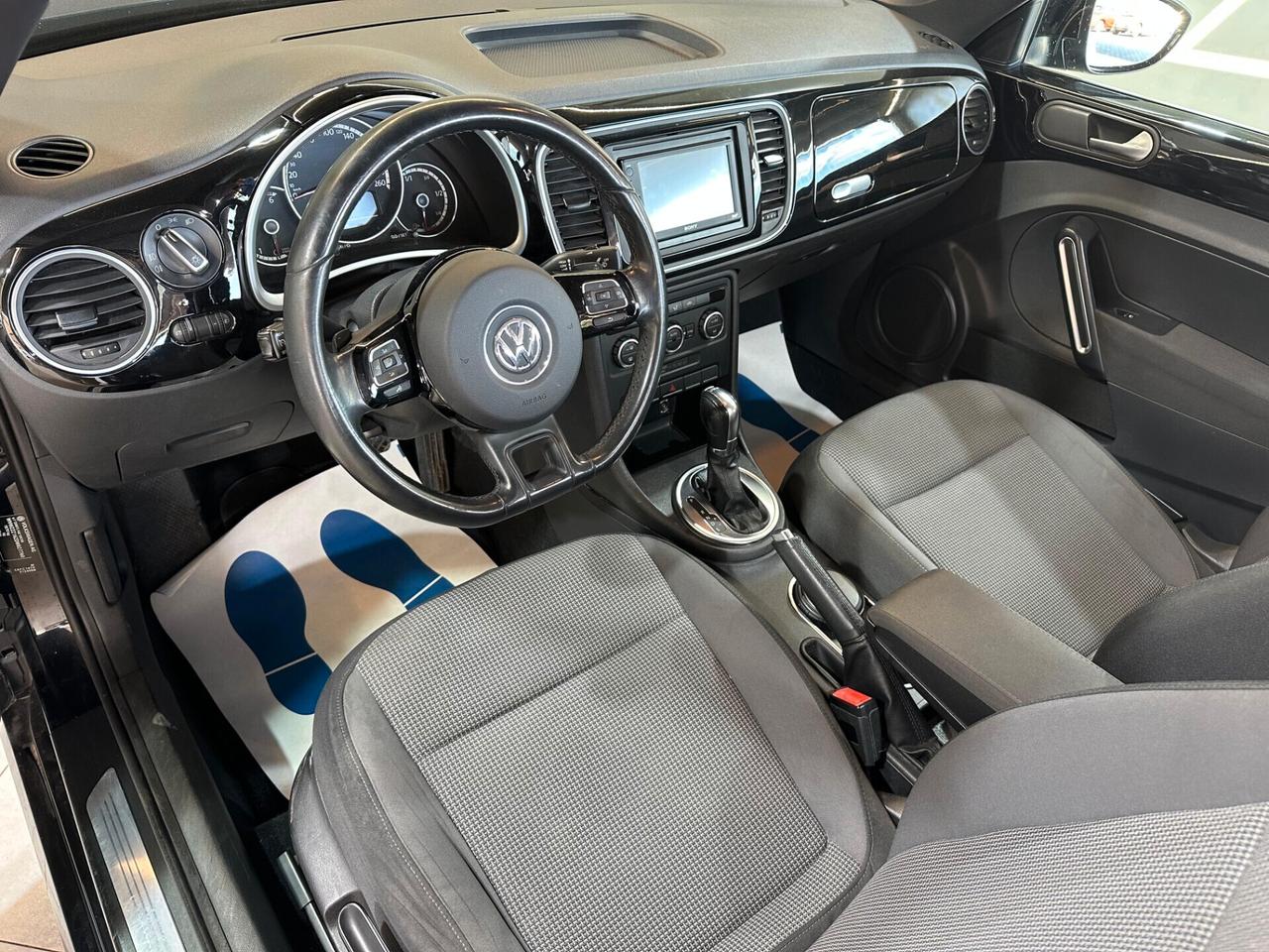 Volkswagen Maggiolino Cabrio 1.6 TDI DSG Design