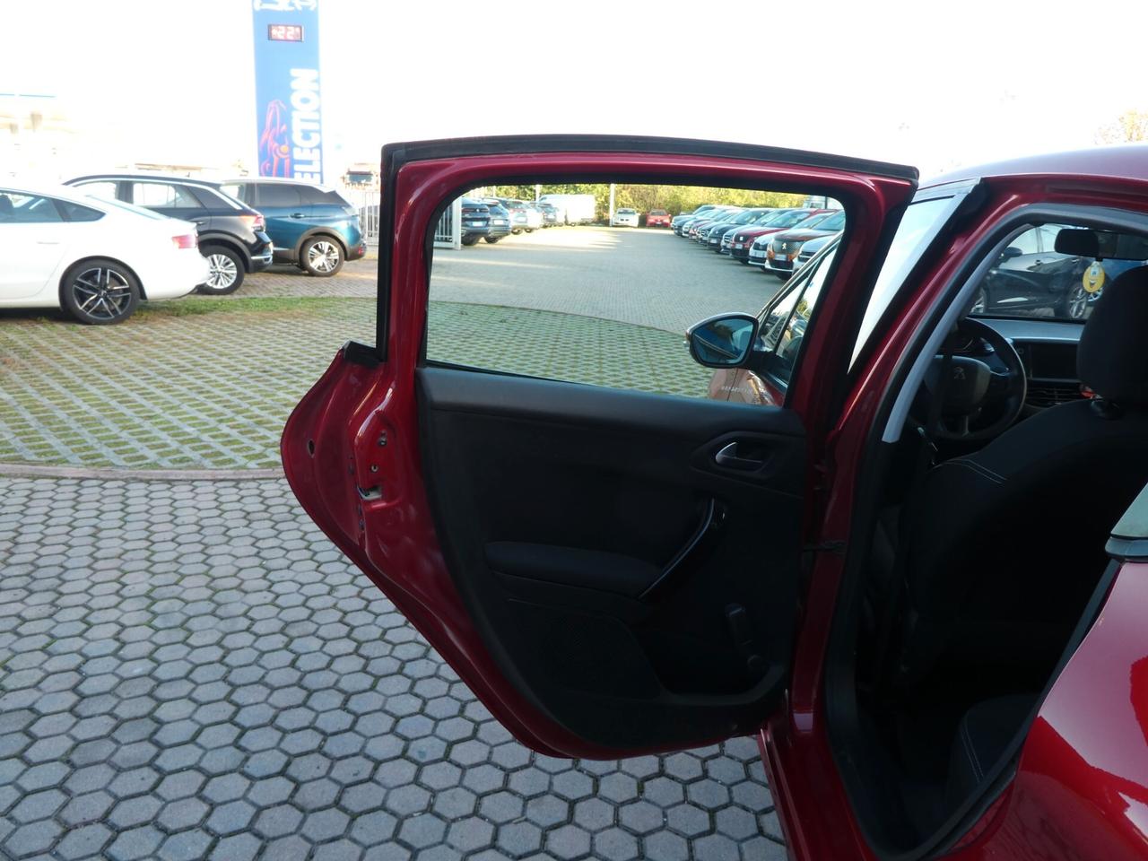 Peugeot 208 PureTech 68 5 porte Active GPL ADATTA AI NEOPATENTATI