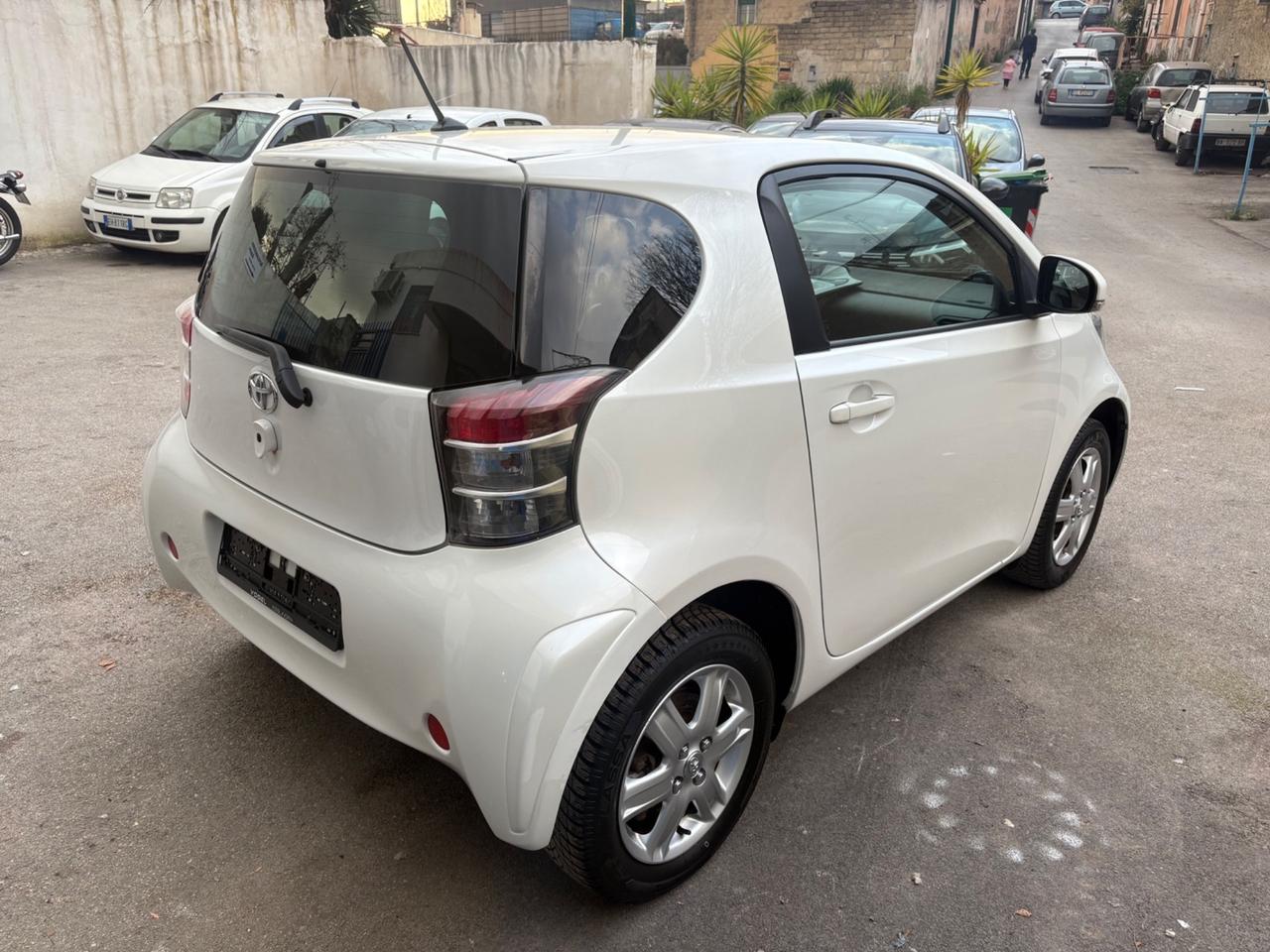 Toyota iQ 1.0 Multidrive