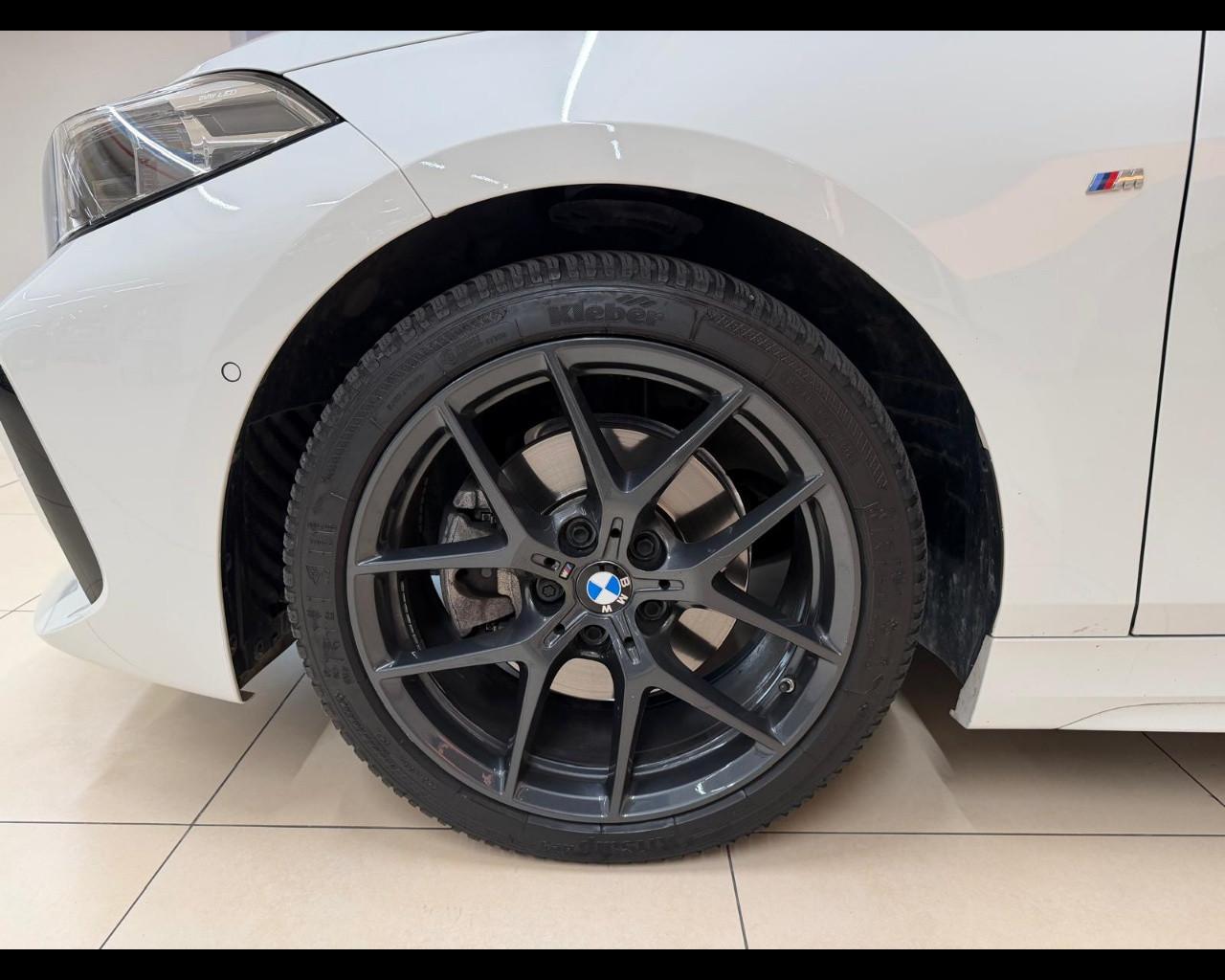 BMW Serie 1 (F40) - 118d 5p. Msport