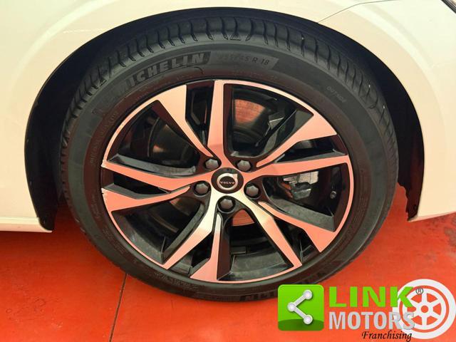 VOLVO V60 B4 (d) aut Ultimate Dark IVA ESP. GARANZIA 24