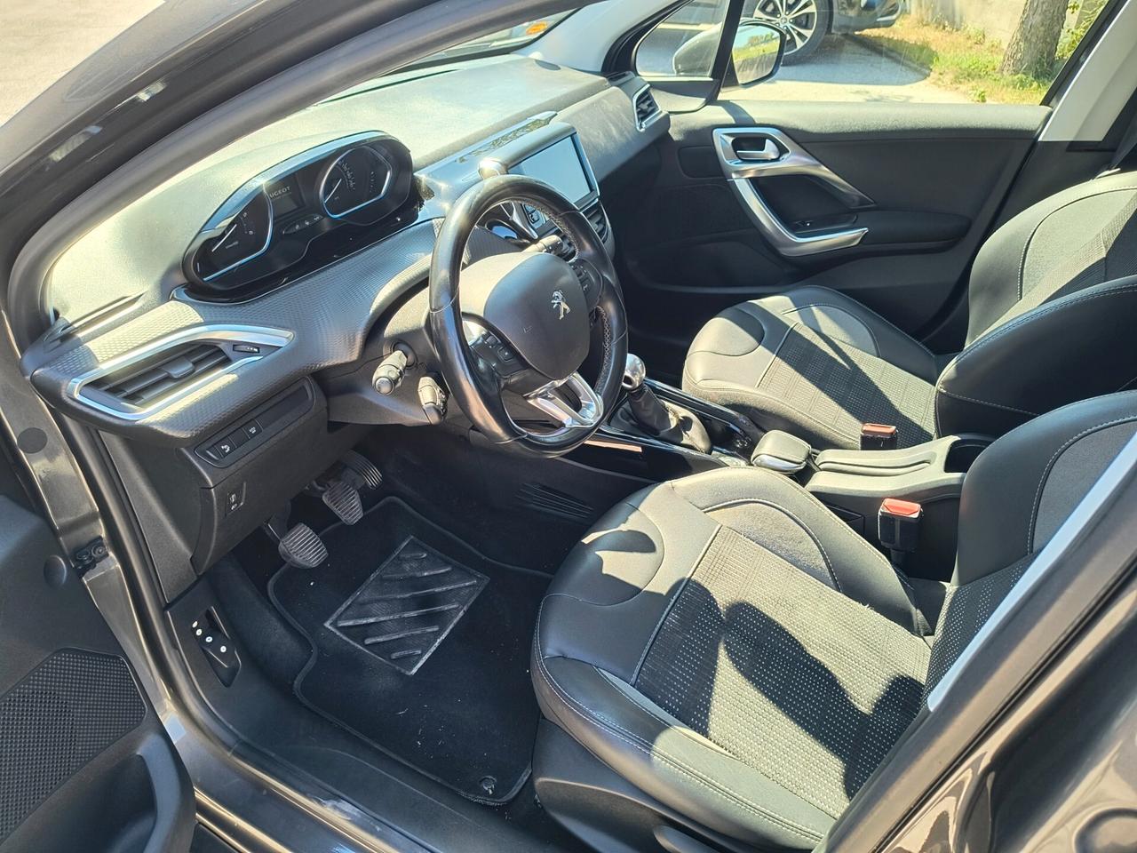 Peugeot 2008 BlueHDi 100 S&S Allure