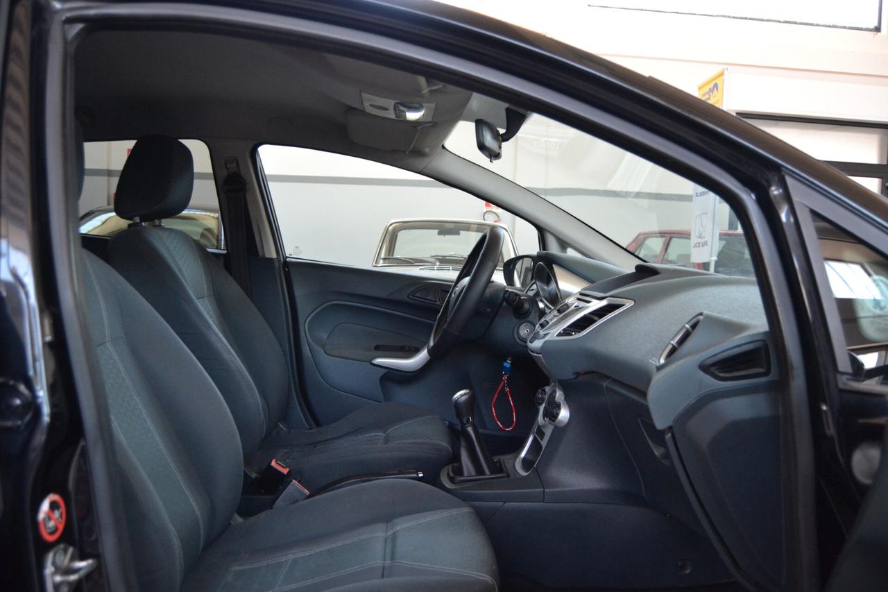 Ford Fiesta 1.2 i 82 CV 5 porte Titanium ANTIFURTO