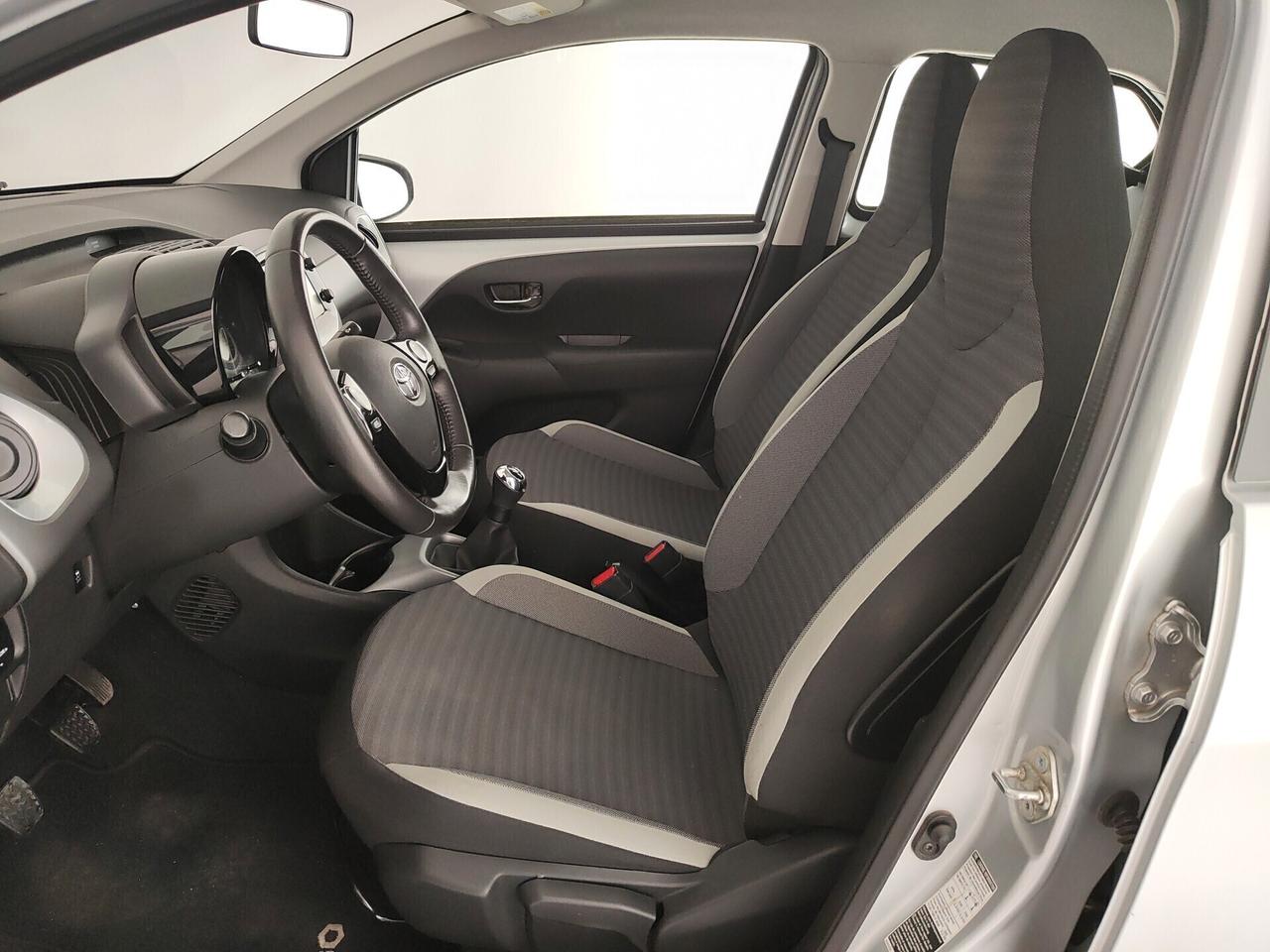 Toyota Aygo 1.0 VVT-i 69 CV 5 porte x-business