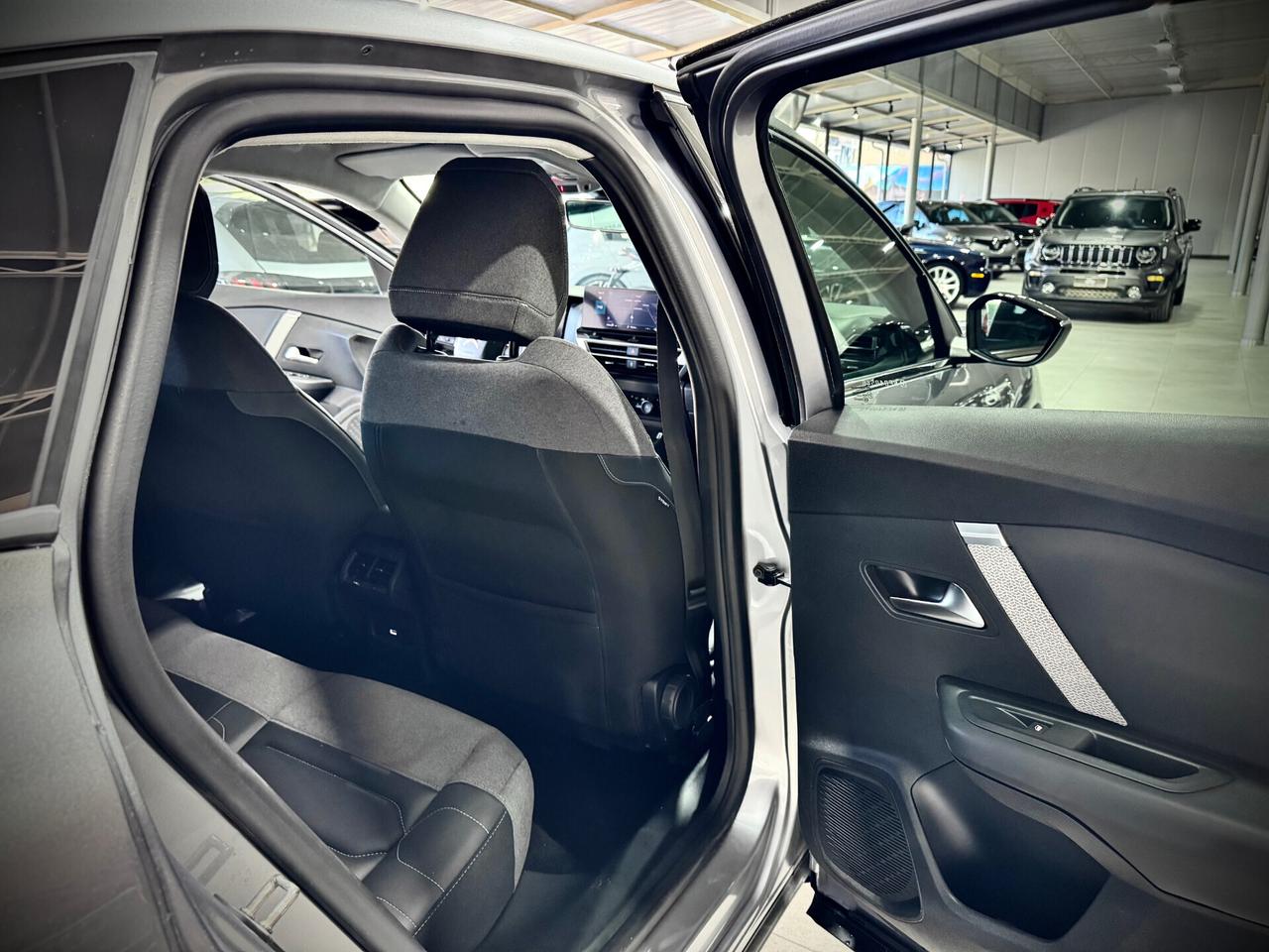 Citroen C4 1.2 130CV EAT8 Shine