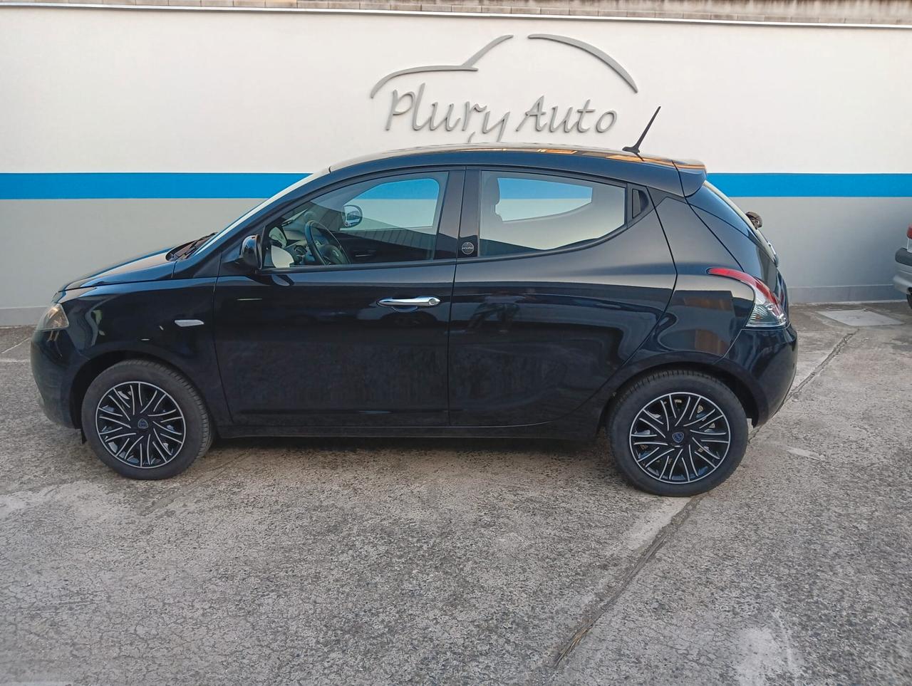 Lancia Ypsilon 1.0 FireFly 5 porte S&S Hybrid Ecochic Gold
