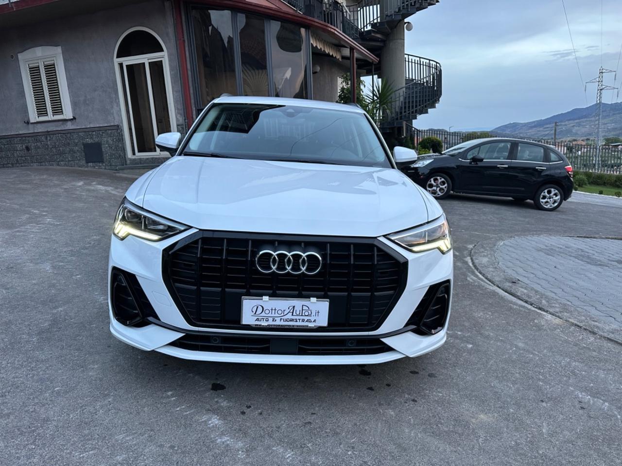 Audi Q3 35 TDI S tronic Business