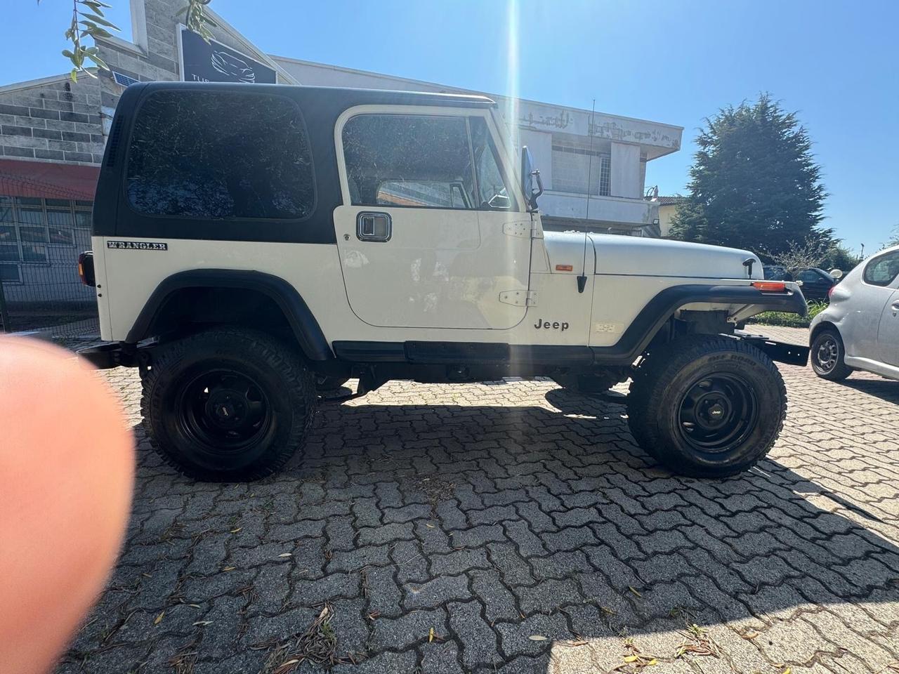 Jeep Wrangler 2.5 Laredo GPL