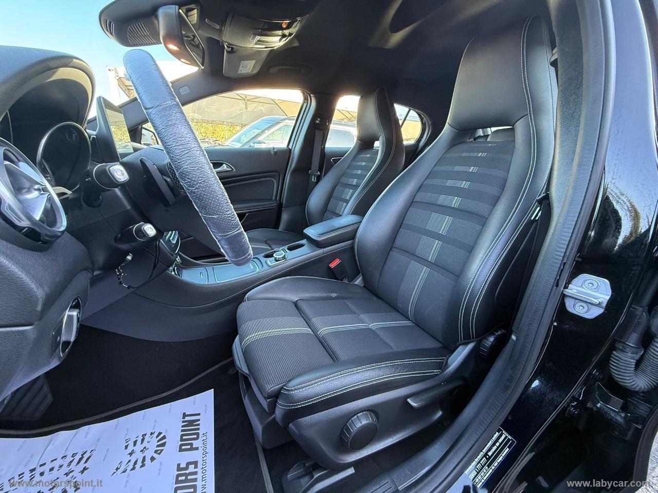 MERCEDES-BENZ GLA 200 d Automatic Premium