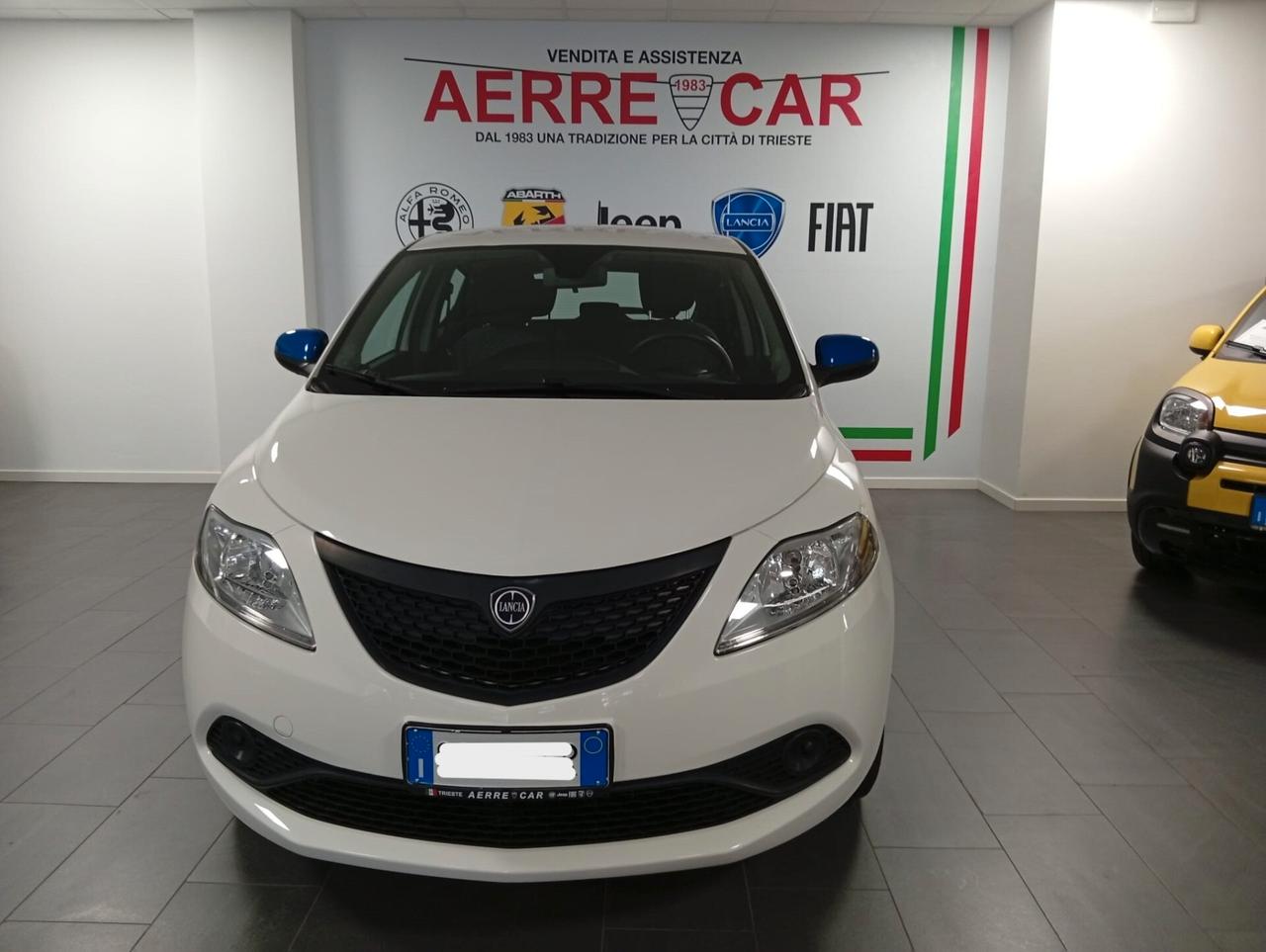 Lancia Ypsilon 1.0 FireFly 5 porte S&S Hybrid Ecochic Silver