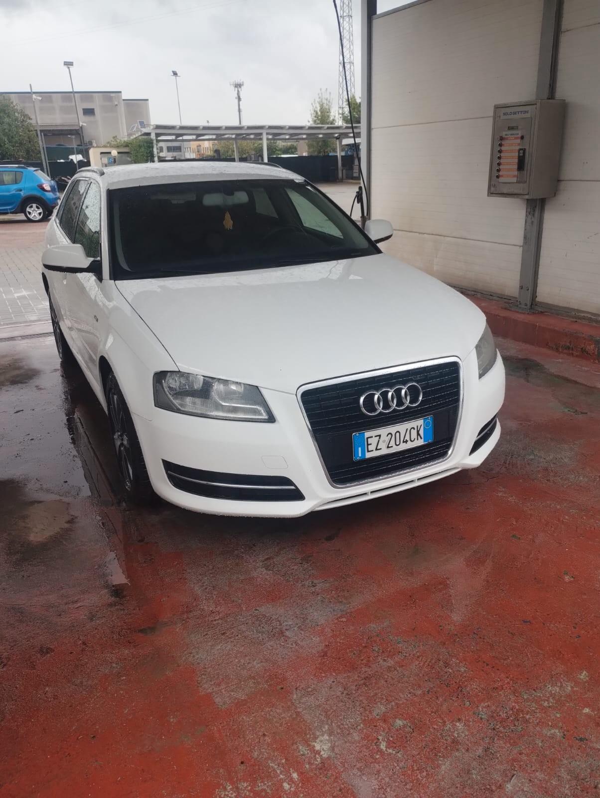 Audi A3 SPB 1.6 TDI 105 CV CR Ambition