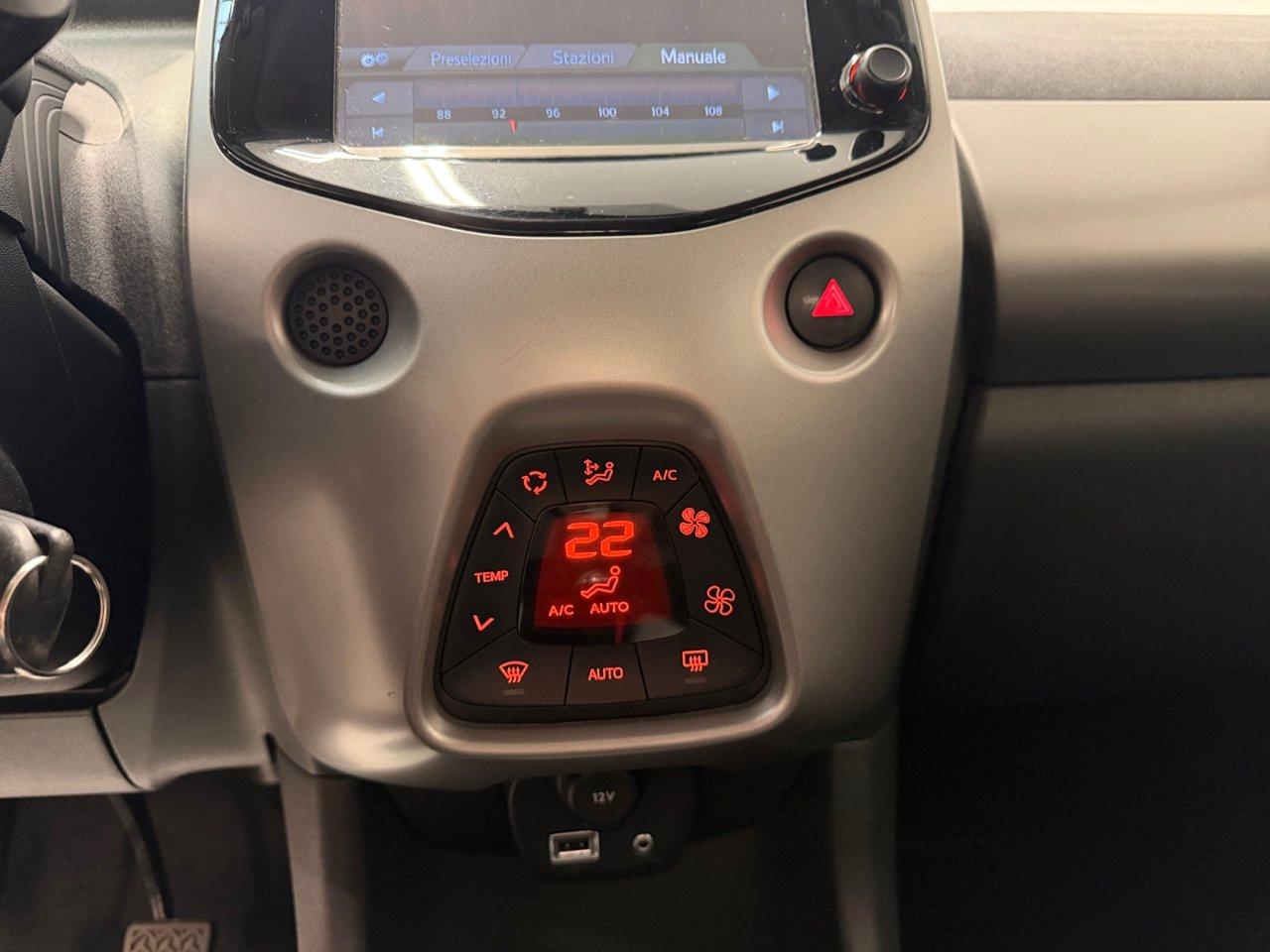 Toyota Aygo 5 Porte Aygo 5p 1.0 x-play my15