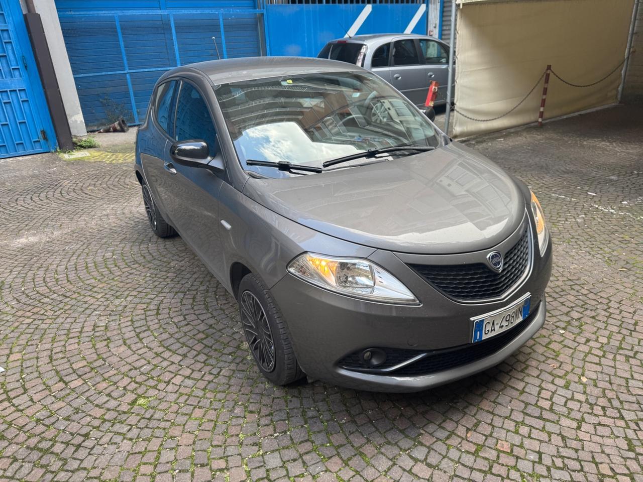 Lancia Ypsilon 1.2 69 CV 5 porte S&S Platinum