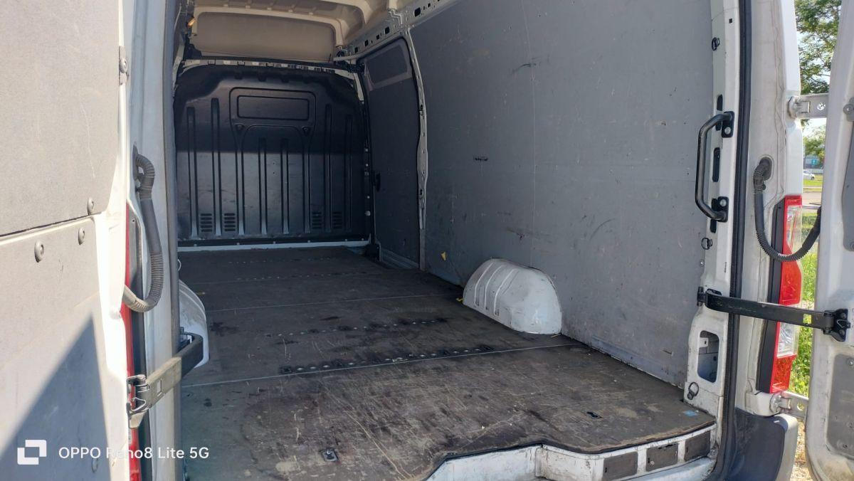 RENAULT master T35 2.3 L4H3 IVA COMPRESA