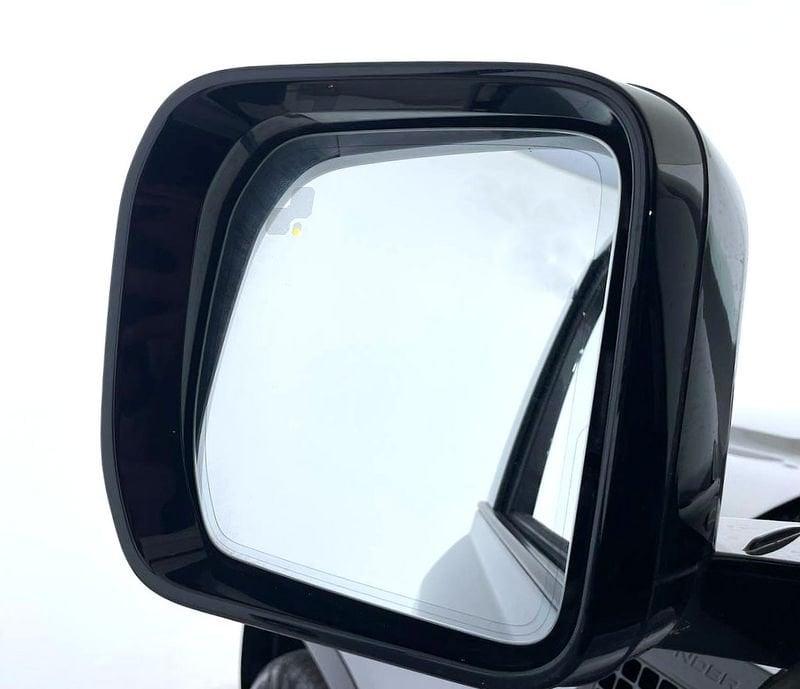 Land Rover Defender 3.0 D6 250 110 HSE AWD auto.