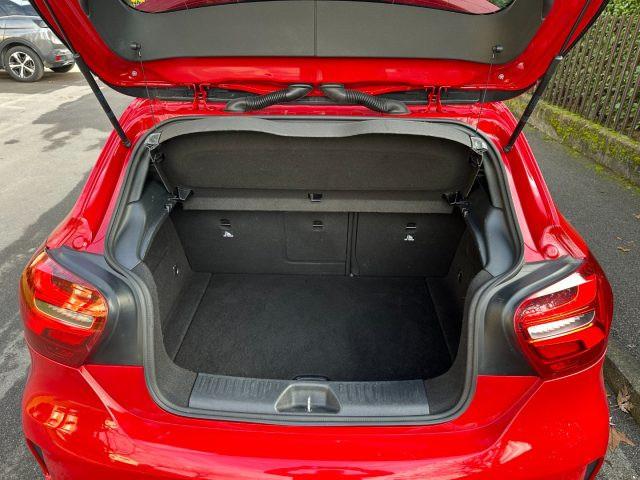 MERCEDES-BENZ A 200 d Automatic 4Matic Premium