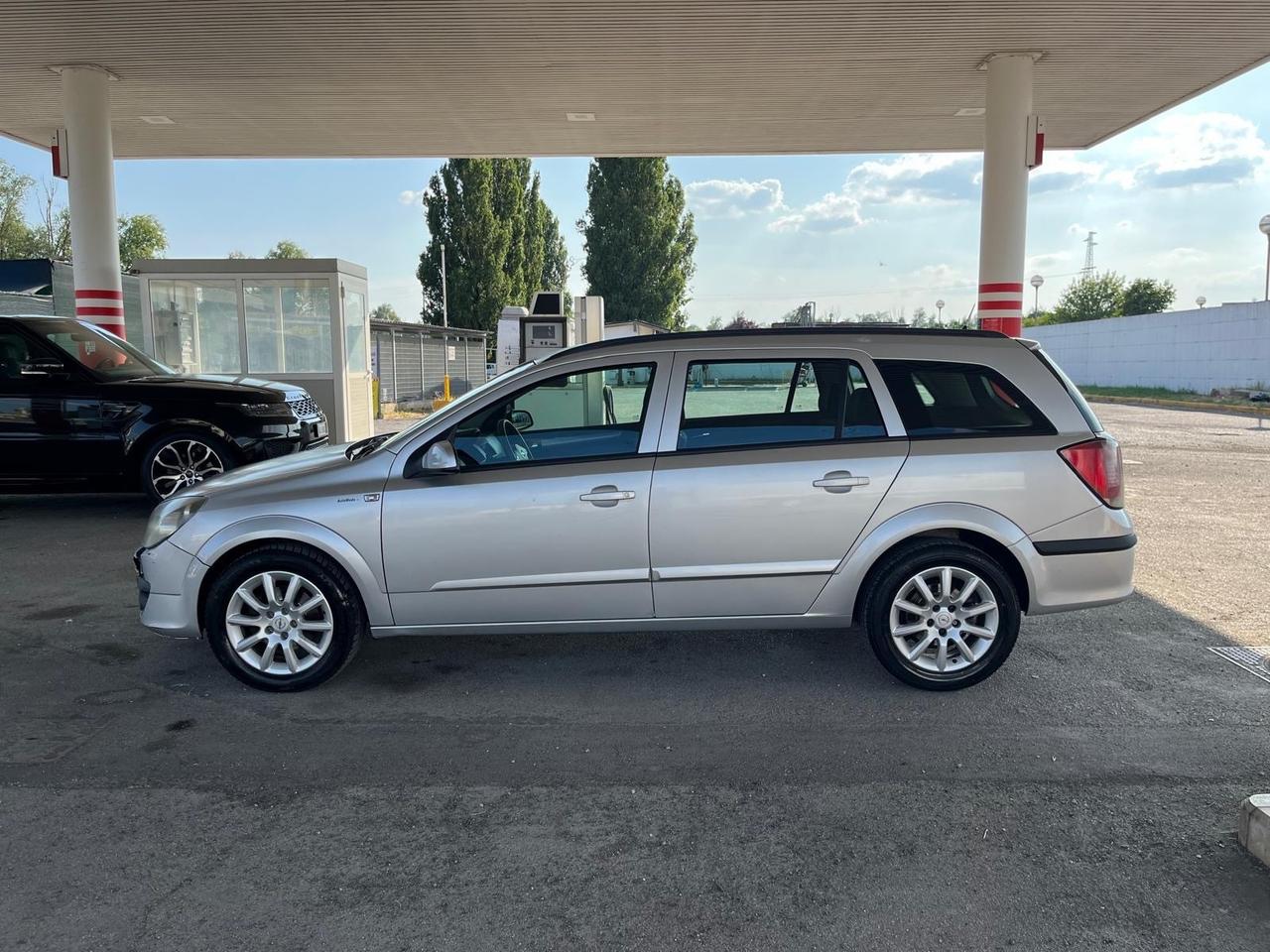 Opel Astra 1.4 16V Twinport 5 porte Enjoy