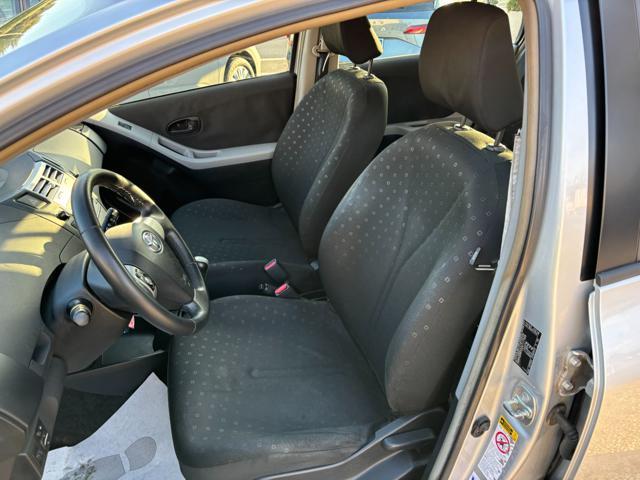 TOYOTA Yaris 1.0 5 porte NEOPATENTATI