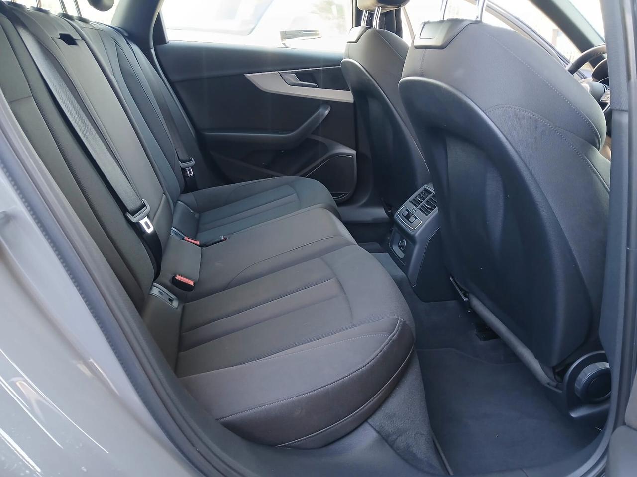 Audi A4 Avant 40 g-tron S tronic line edition metano