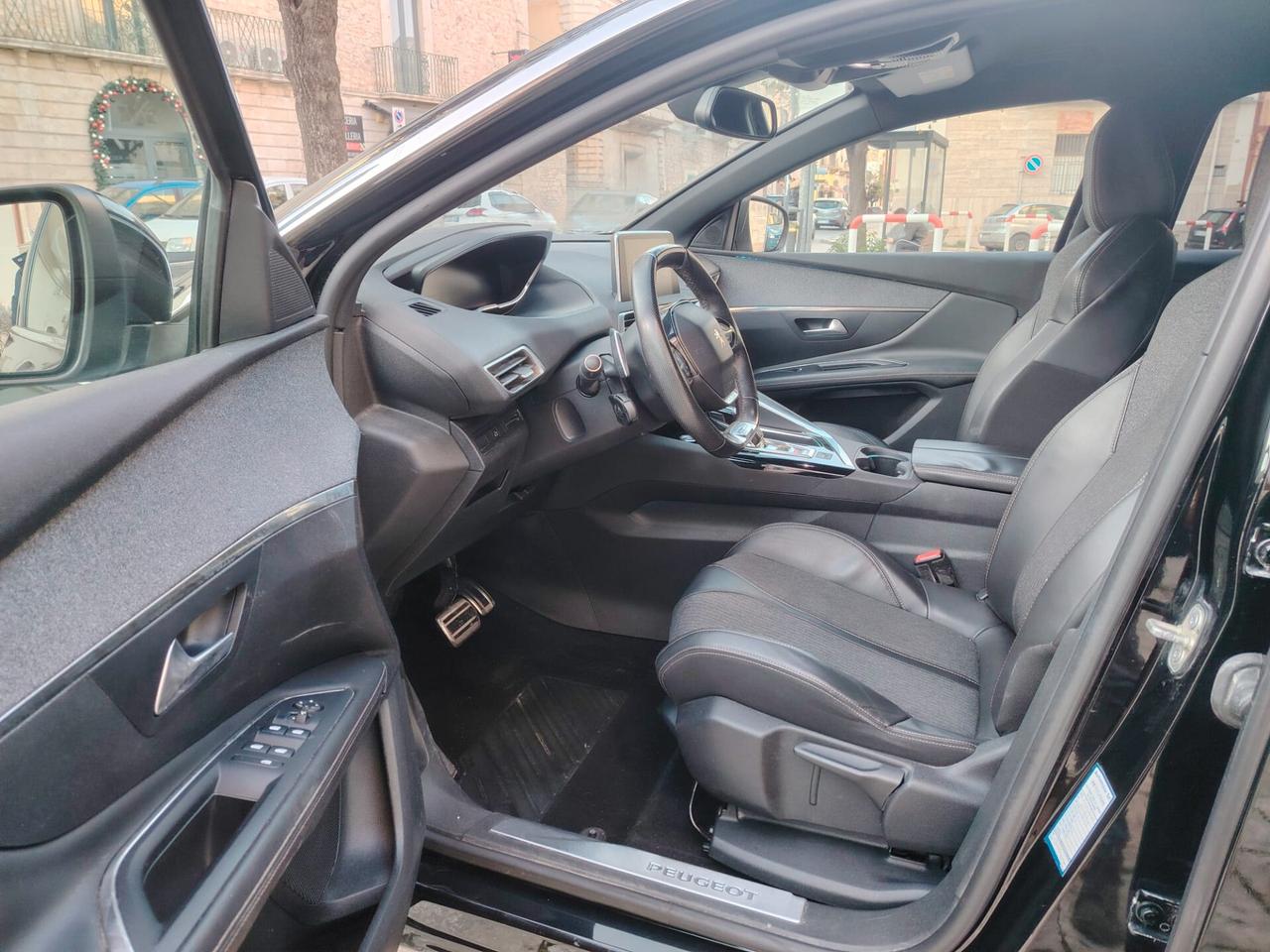 PEUGEOT 3008 1.6 HDI GT LINE