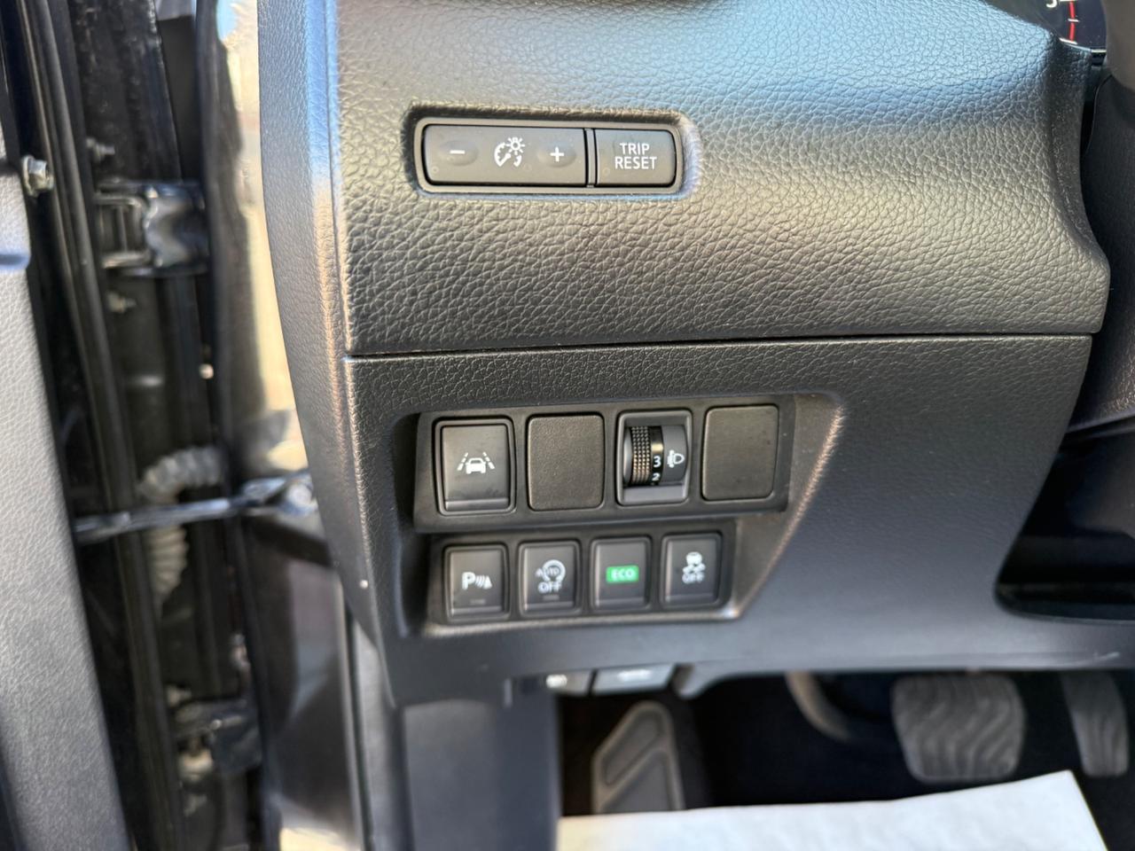 Nissan Qashqai 1.6 dCi 2WD Tekna-TETTO-NAVI.360