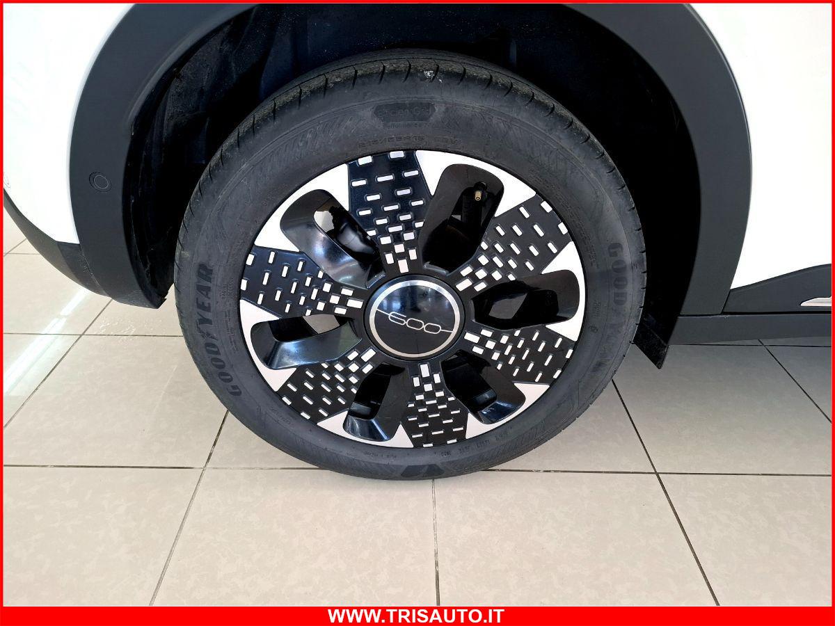 FIAT 600 1.2 T-GEN3 MHEV DCT La Prima NEOPATENTATI (FULL LED+PELLE+NAVI)