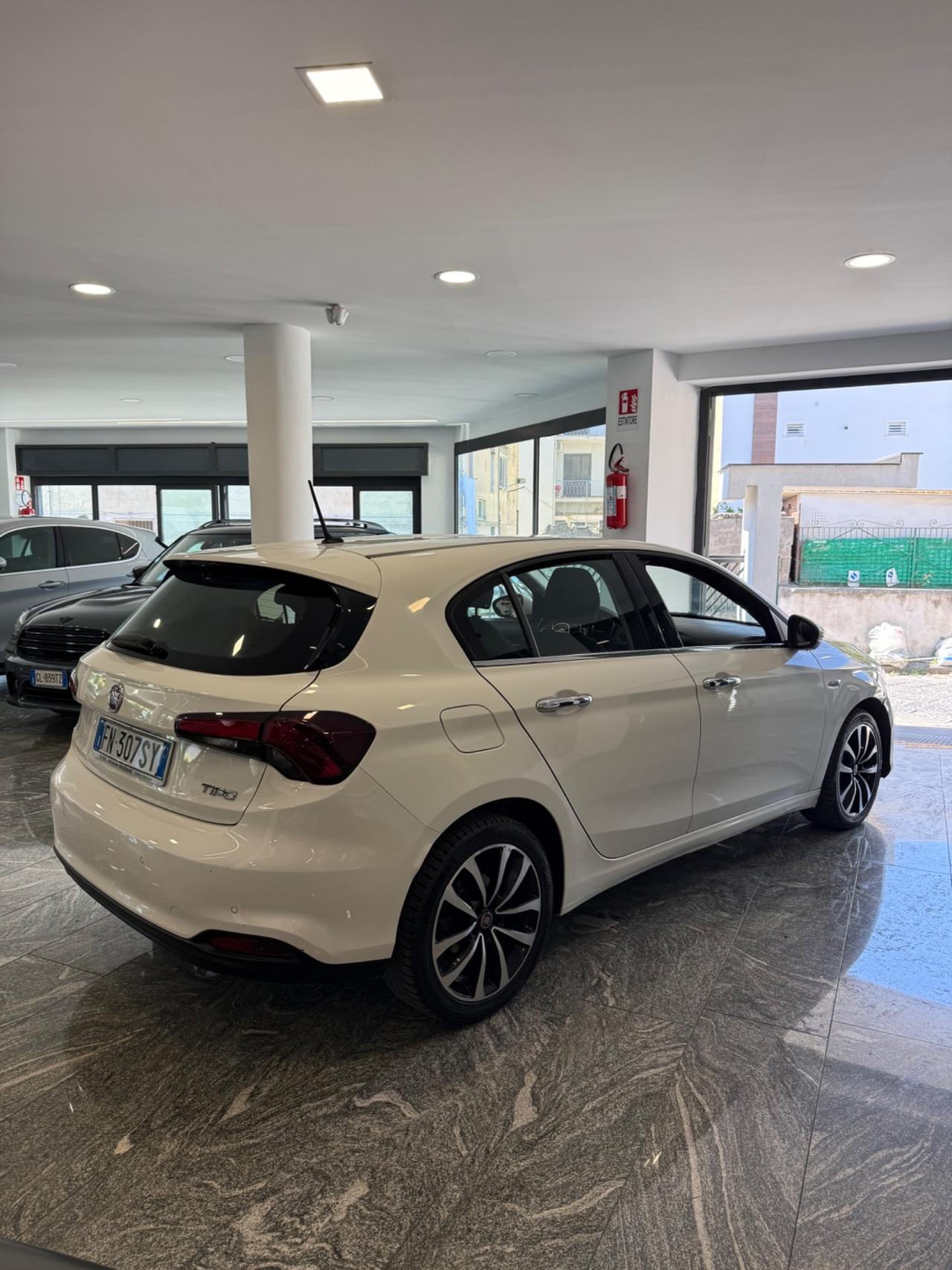 Fiat Tipo 1.6 Mjt S&S 5 porte Easy