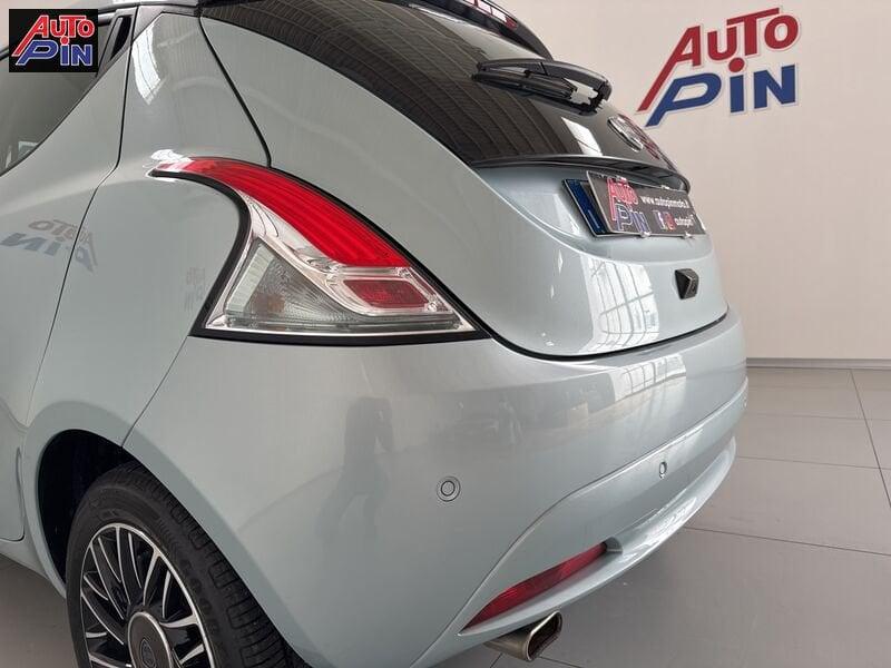 Lancia Ypsilon Ypsilon 1.0 FireFly 5 porte S&S Hybrid Platino