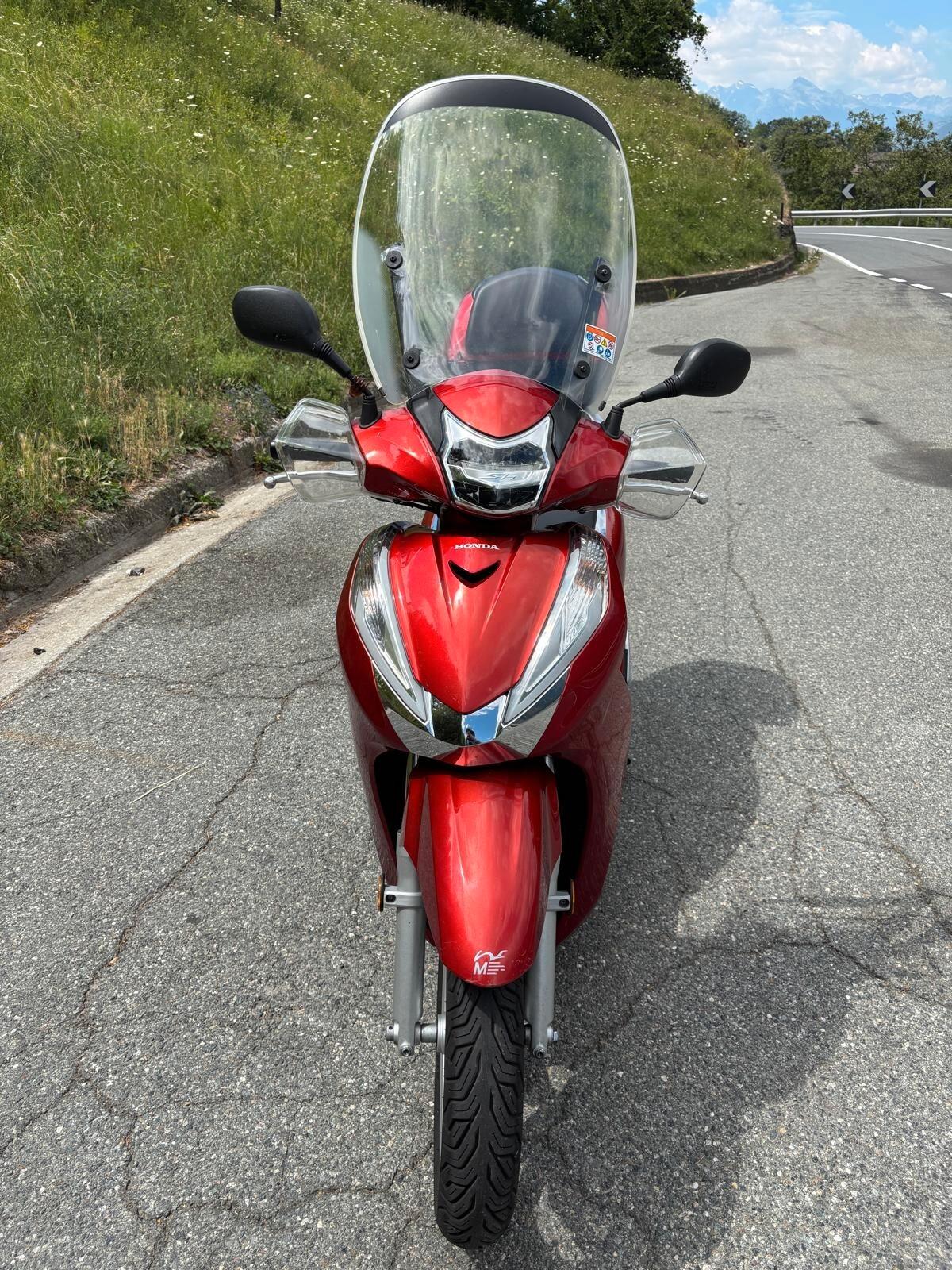 Honda SH 300 i - ABS - KEYLESS
