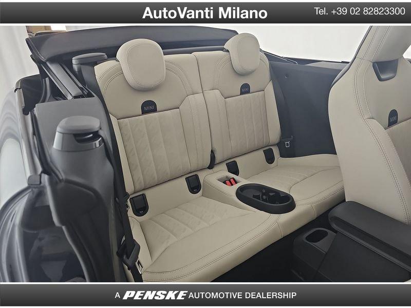 MINI Mini Mini Cooper C Cabrio 2.0 Favoured