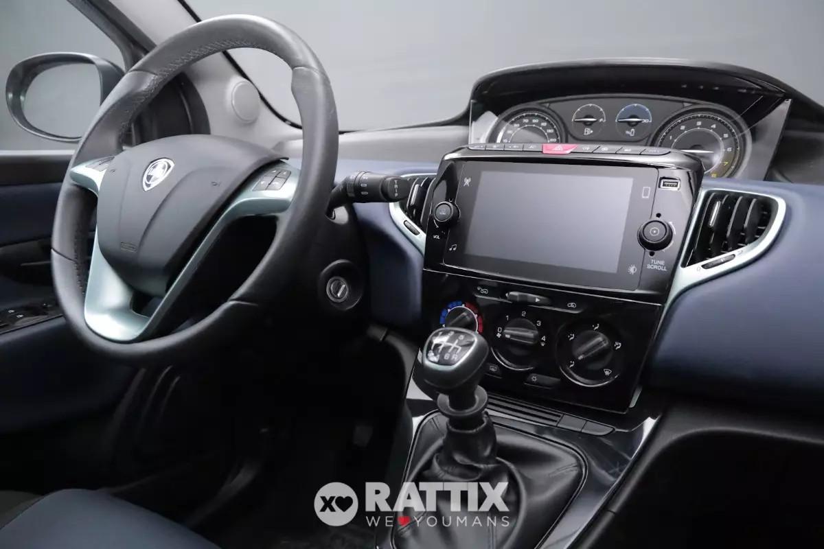 Lancia Ypsilon 1.0 Firefly Hybrid 70CV Platino