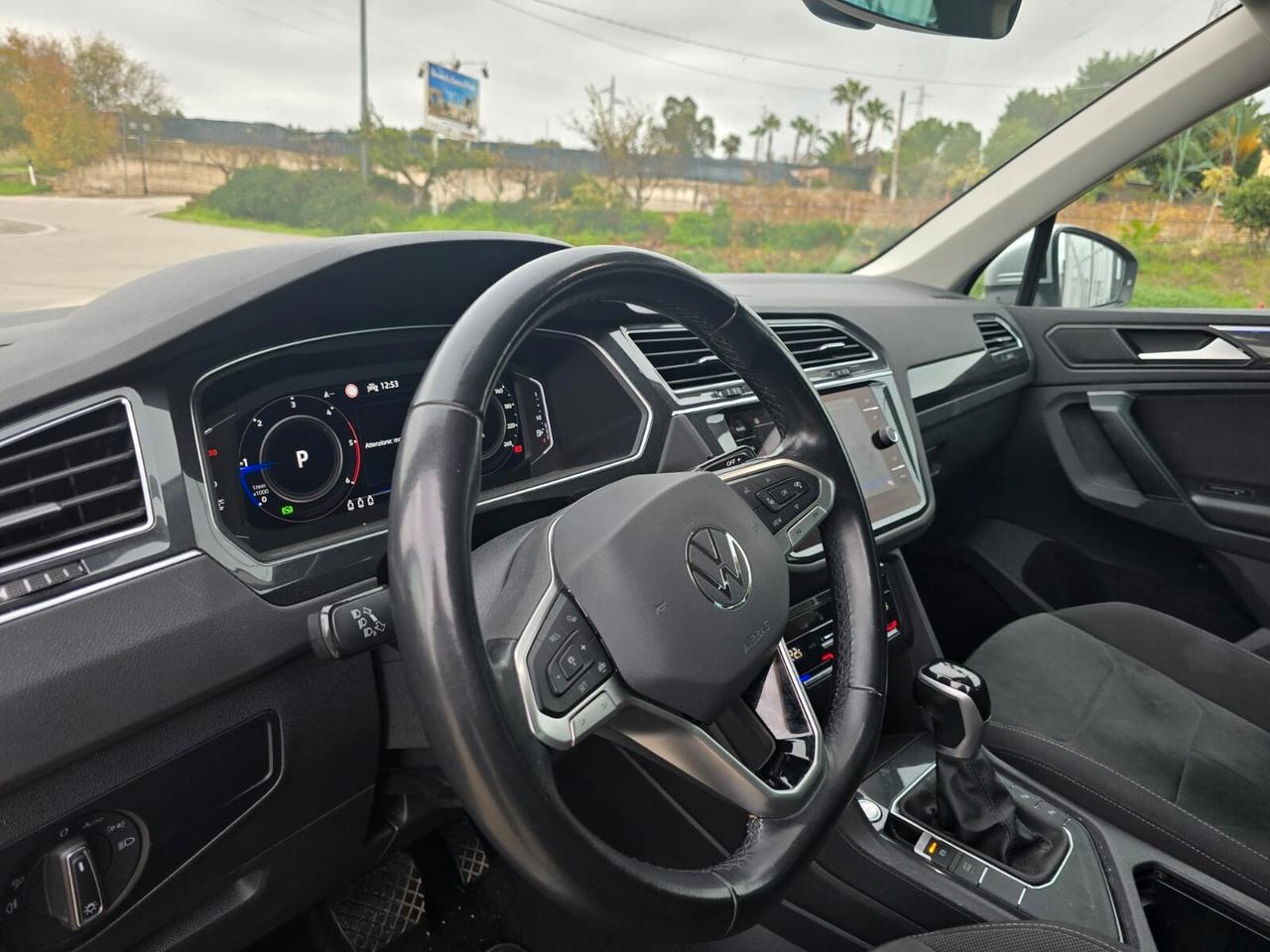 Volkswagen Tiguan 2.0 TDI 150 CV SCR DSG R-Line