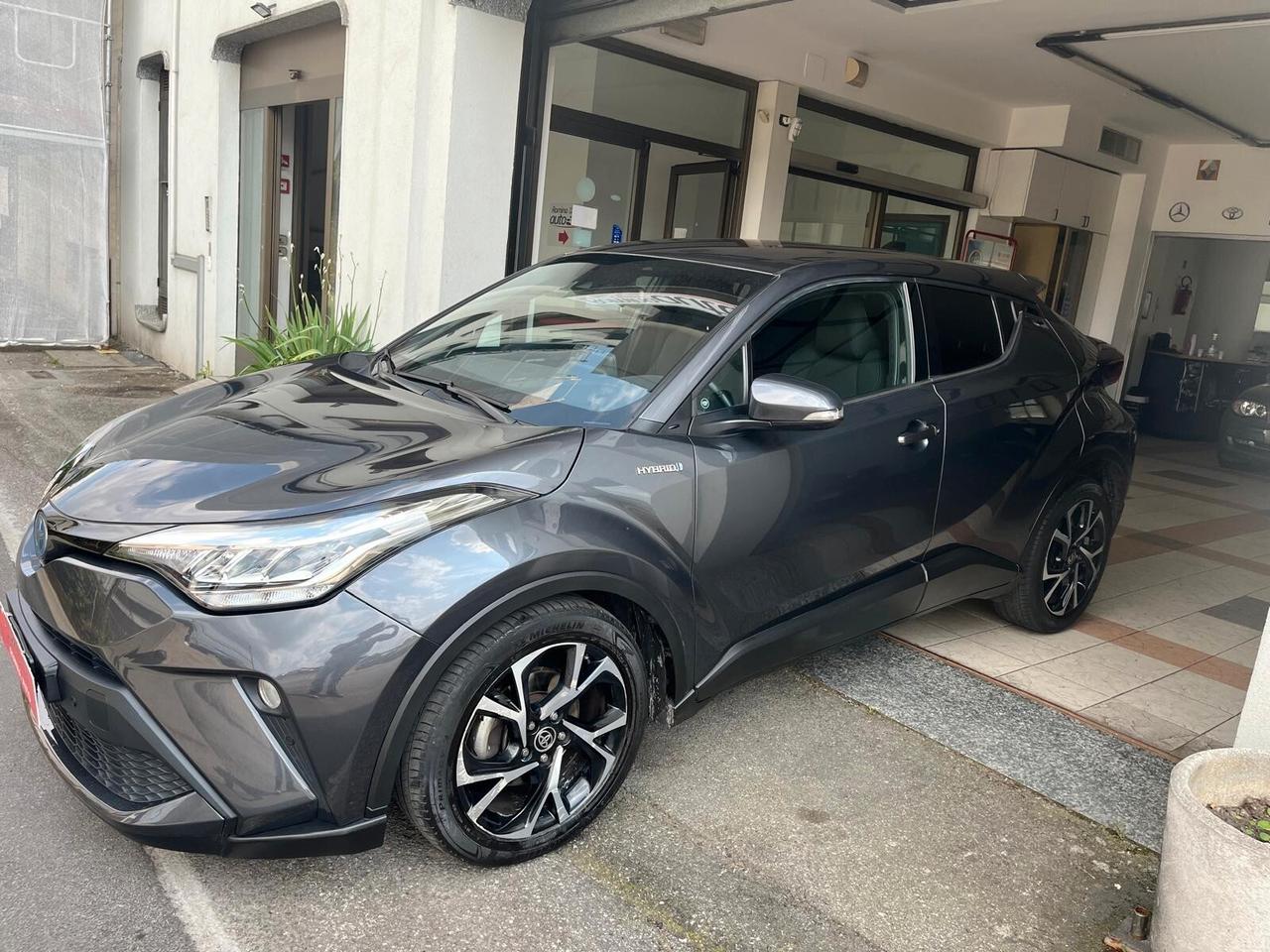 Toyota C-HR 1.8 Hybrid E-CVT Trend ADATTA AI NEOPATENTATI
