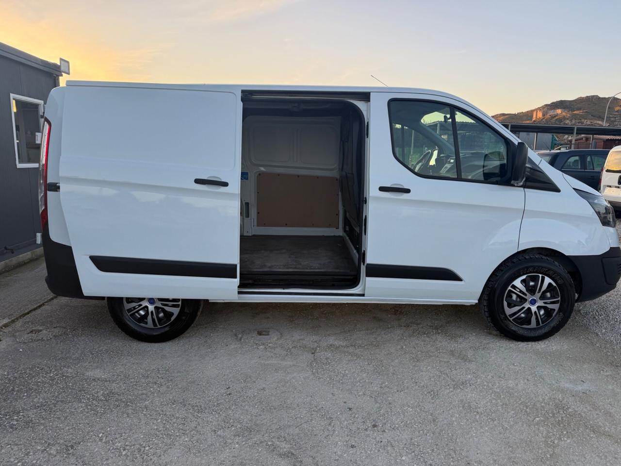Ford Transit Custom 250 2.2 TDCi PC Furgone Entry