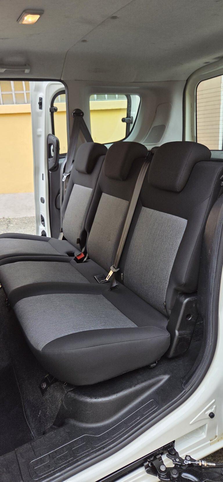 Fiat DOBLO' 1.6 MTJ 120 CV CH1 EASY CON GANCIO TRAINO OMOL AUTOCARRO 5 POSTI + IVA