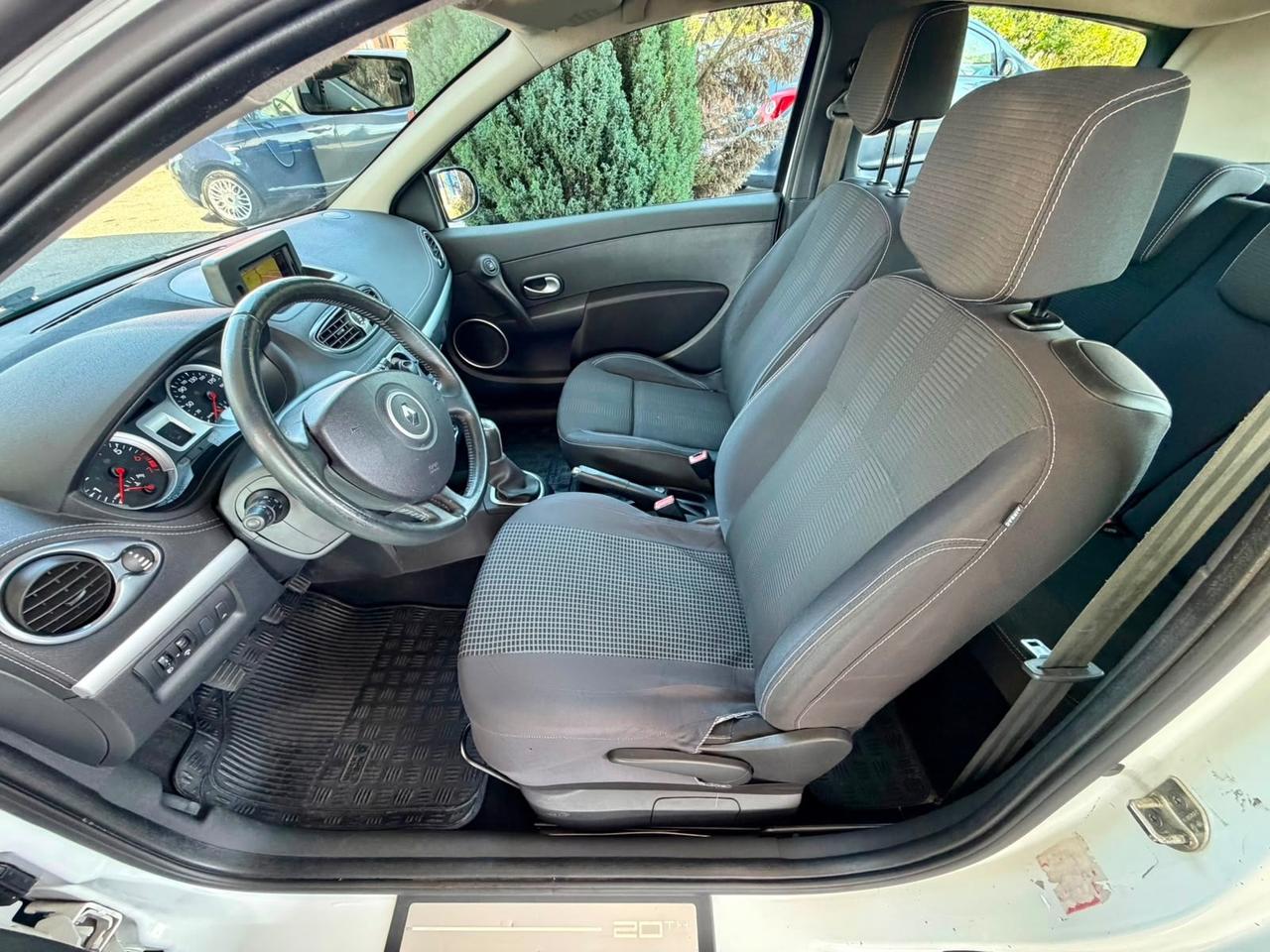 Renault Clio 1.2 16V 3