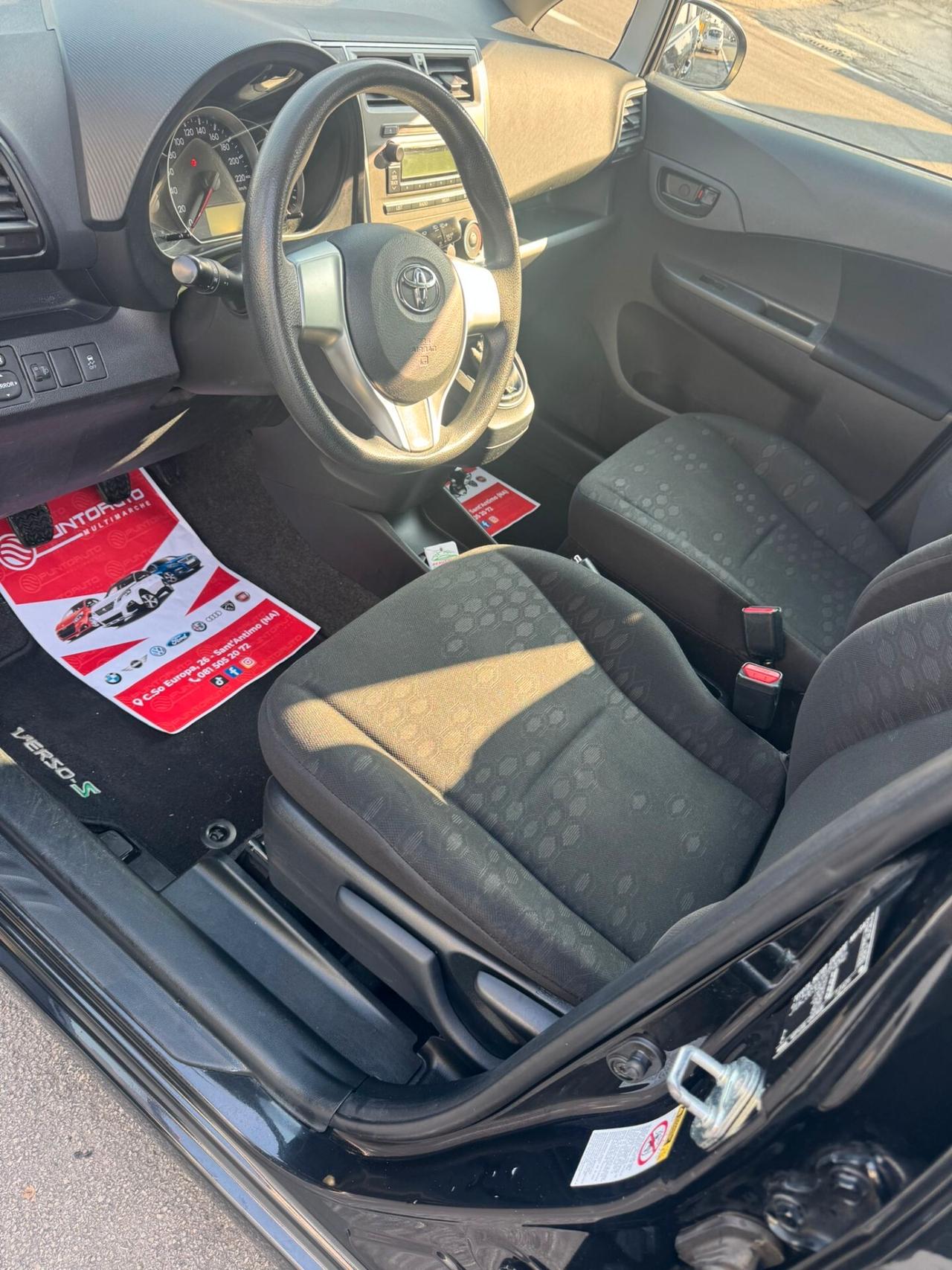 Toyota Verso-S Verso-S 1.3 Lounge mt